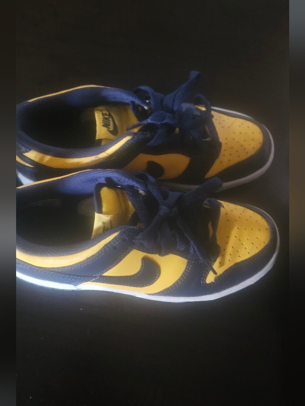 Nike Kids Low-Top Sneakers in Navy and Yellow